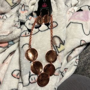 NWT Paparazzi Necklace and Earrings Set